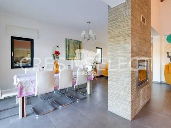 Contemporary Family Home House in Faro  with 4 bedrooms