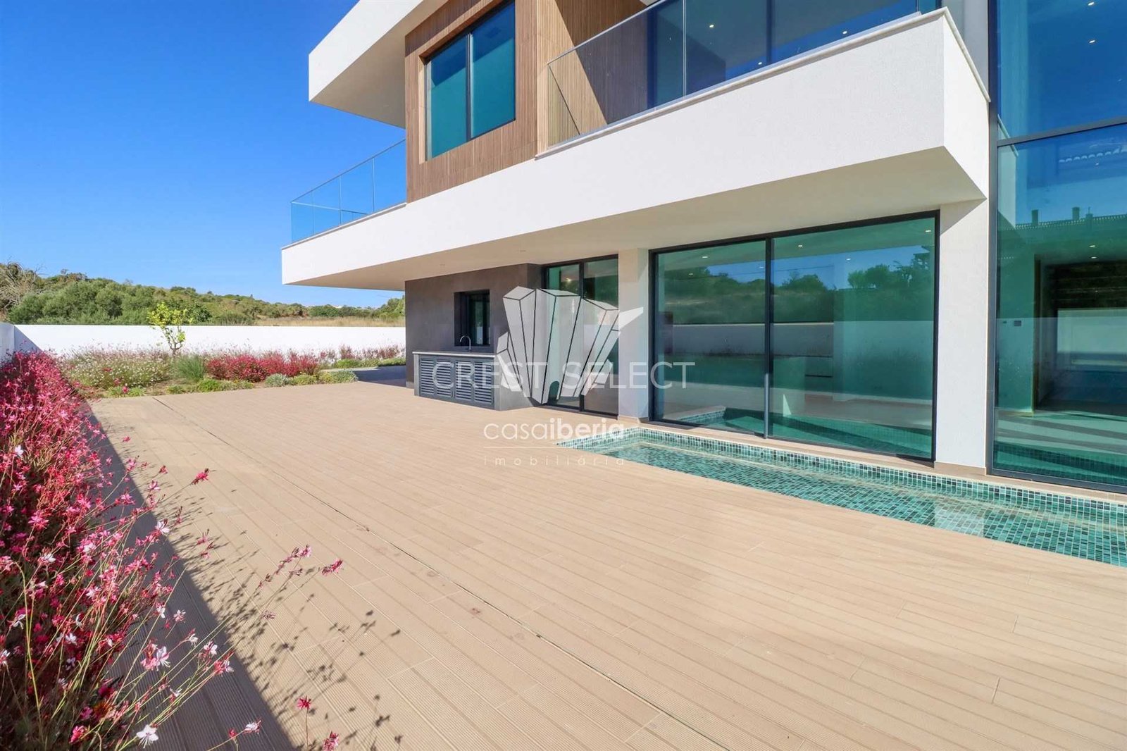 61ad1cab4954 Custom Family Residence House in Faro with 4 bedrooms