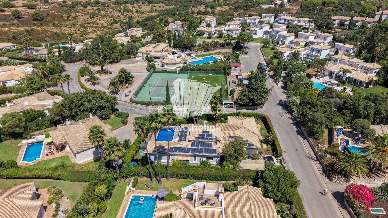Contemporary Family Home House in Faro  with 4 bedrooms