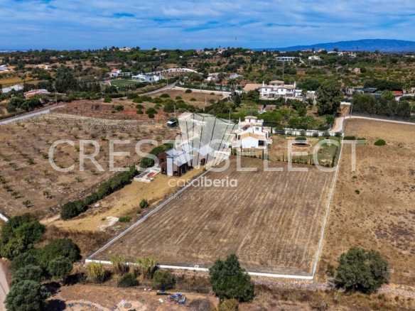 Bright Family Home House in Faro  with 3 bedrooms