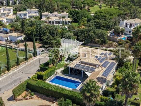 Contemporary Family Home House in Faro  with 4 bedrooms