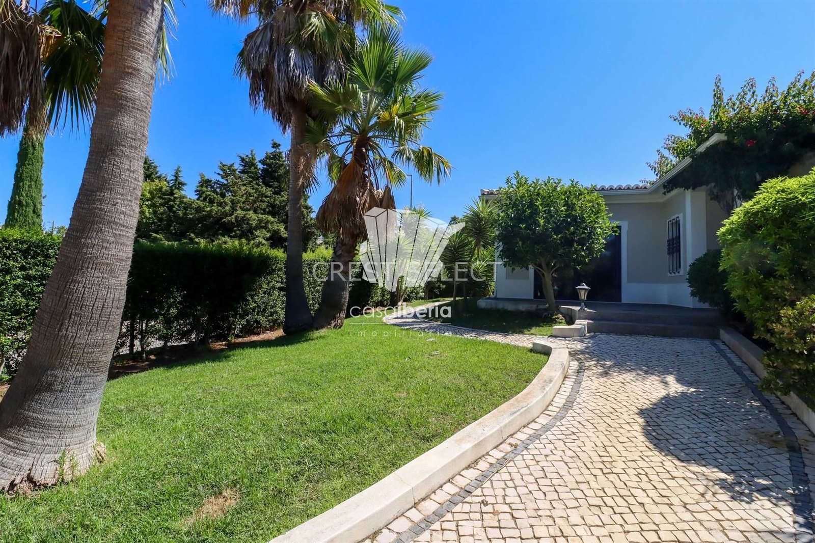 721ed0674932 Contemporary Family Home House in Faro with 4 bedrooms