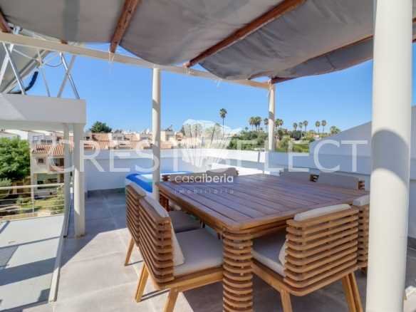 Spacious Comfort Terraced House in Faro  with 2 bedrooms