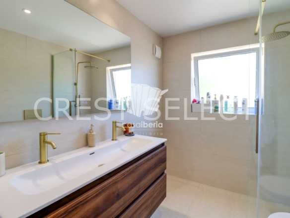 Spacious Comfort Terraced House in Faro  with 2 bedrooms
