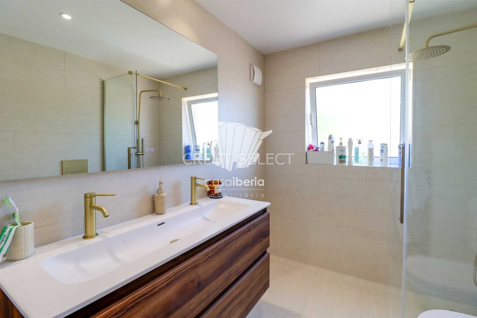 Spacious Comfort Terraced House in Faro  with 2 bedrooms