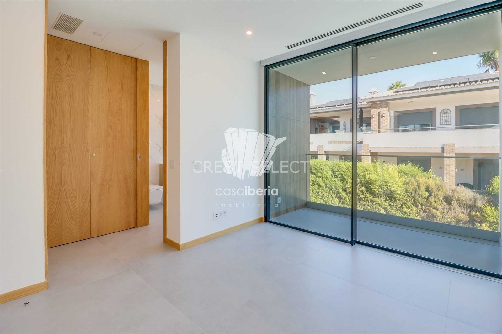 Custom Family Residence House in Faro  with 4 bedrooms