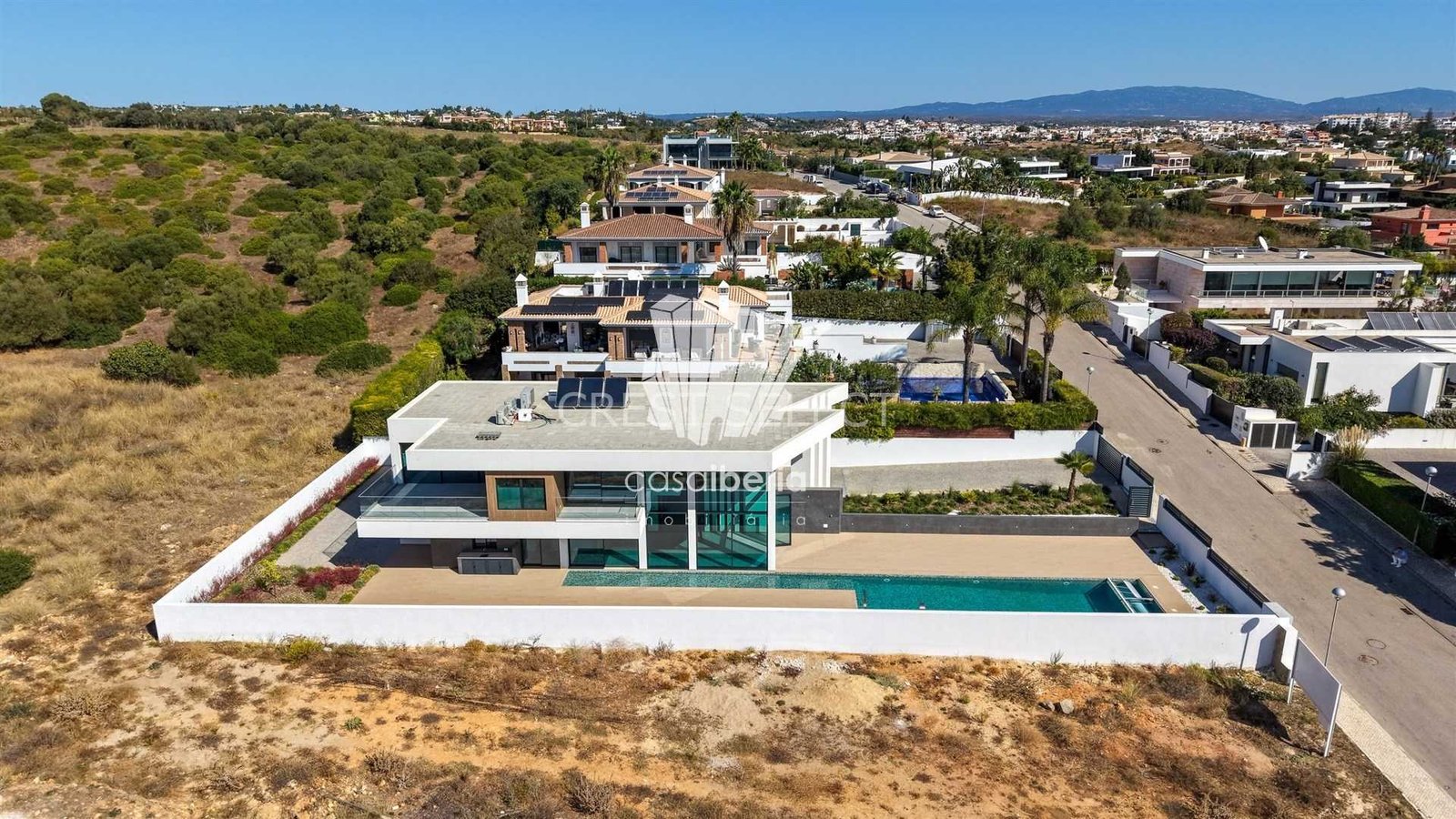 Custom Family Residence House in Faro  with 4 bedrooms