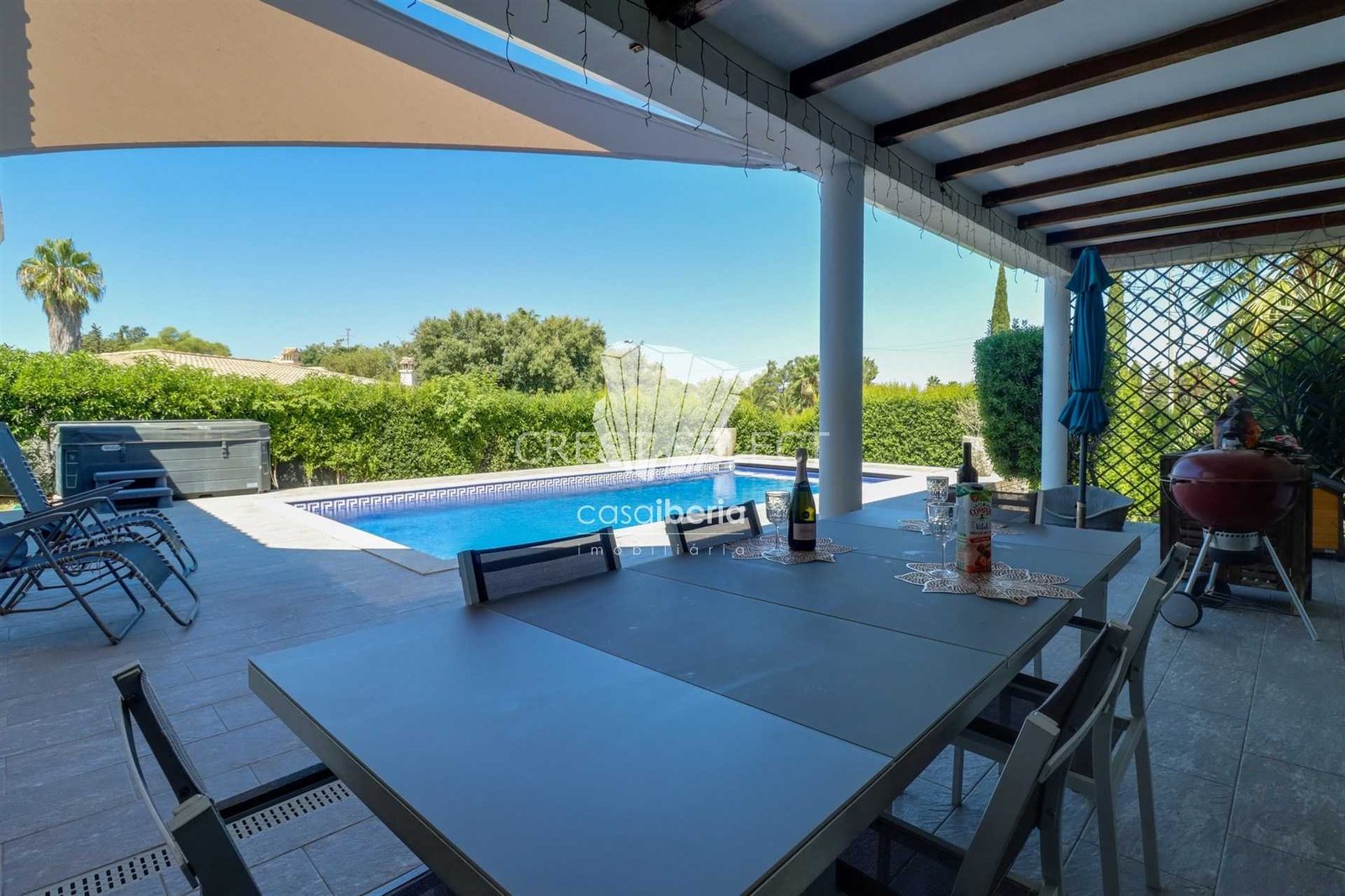 Contemporary Family Home House in Faro  with 4 bedrooms