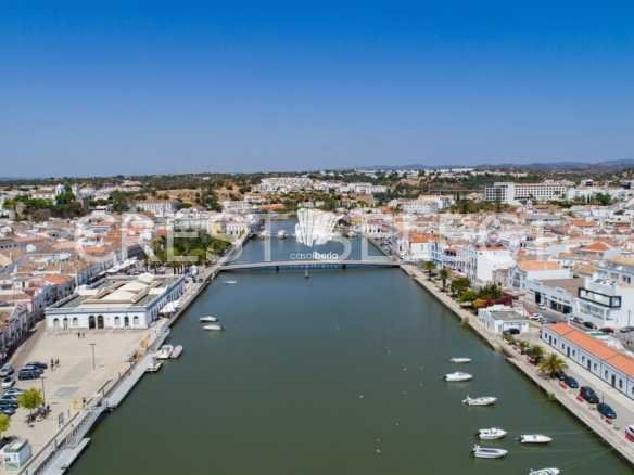 Bright Family Home Apartment in Faro  with 2 bedrooms