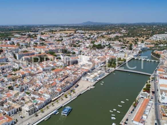 Inviting Family Abode Apartment in Faro  with 2 bedrooms