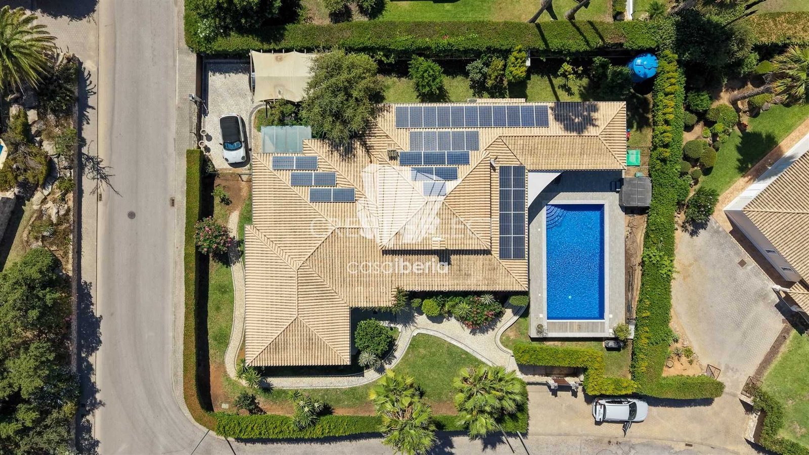 Contemporary Family Home House in Faro  with 4 bedrooms