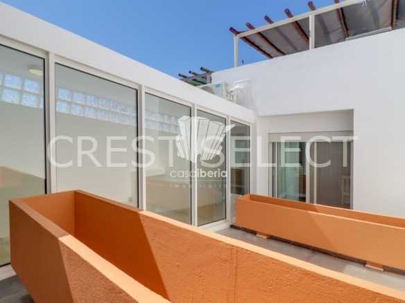 Spacious Comfort Terraced House in Faro  with 2 bedrooms