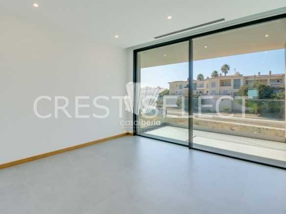 Custom Family Residence House in Faro  with 4 bedrooms