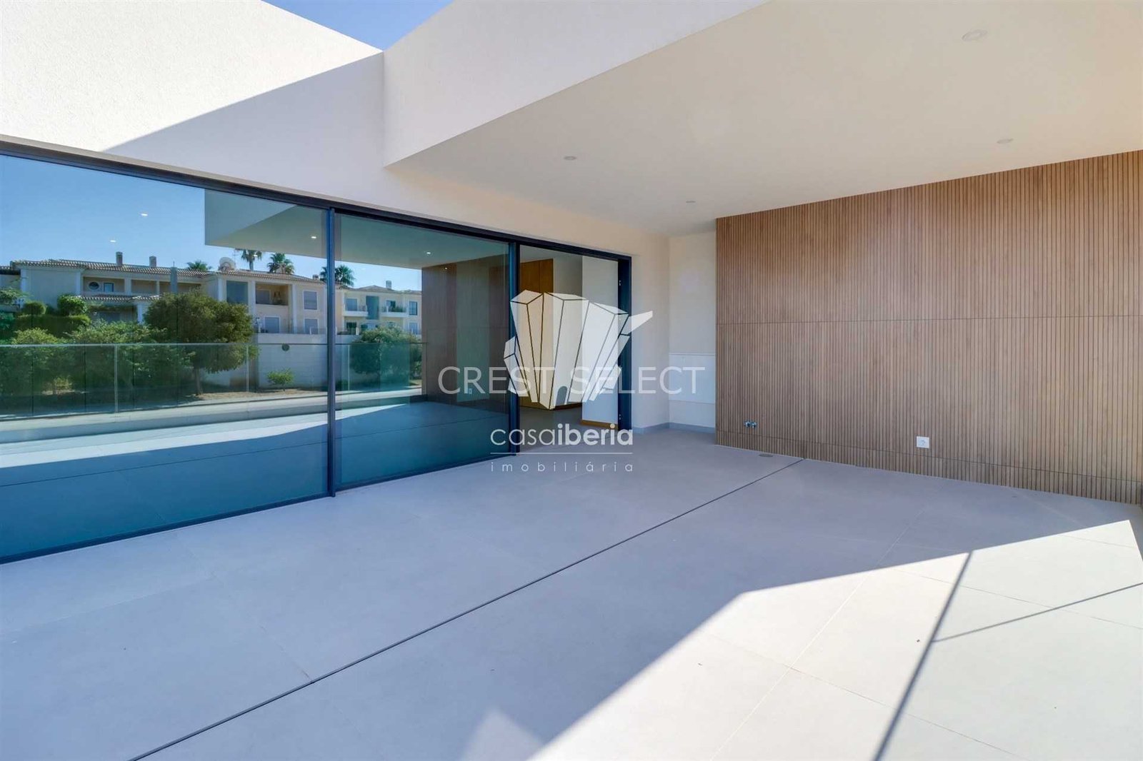 a040c6c64954 Custom Family Residence House in Faro with 4 bedrooms