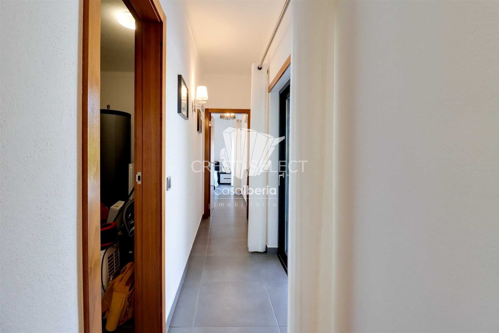 Contemporary Family Home House in Faro  with 4 bedrooms