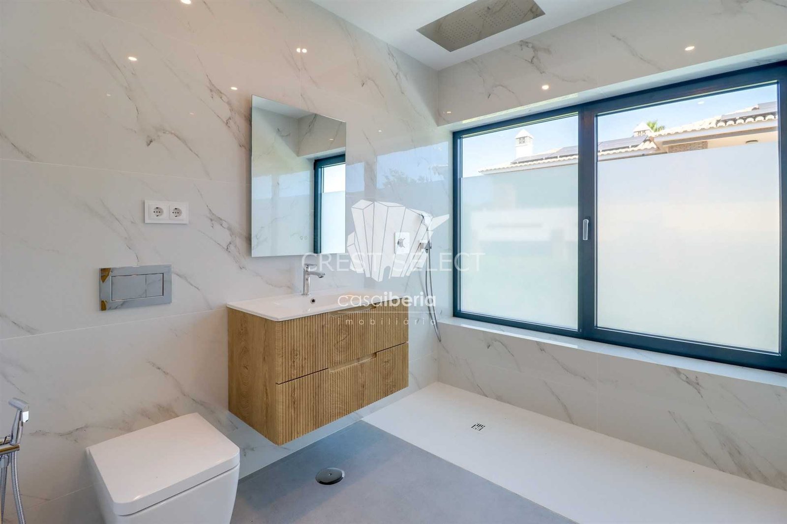 Custom Family Residence House in Faro  with 4 bedrooms