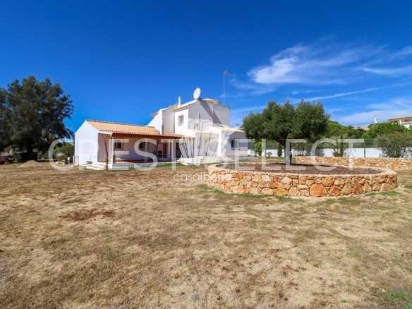 Bright Family Home House in Faro  with 3 bedrooms