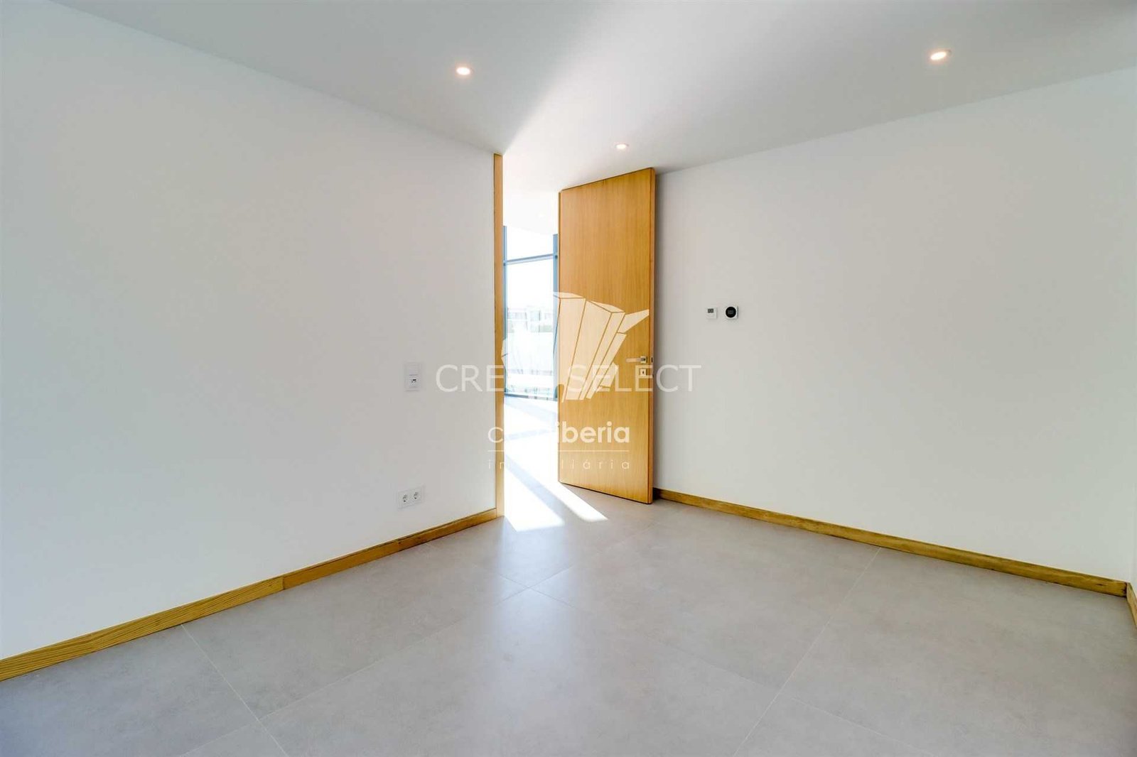 af49ed2d4954 Custom Family Residence House in Faro with 4 bedrooms