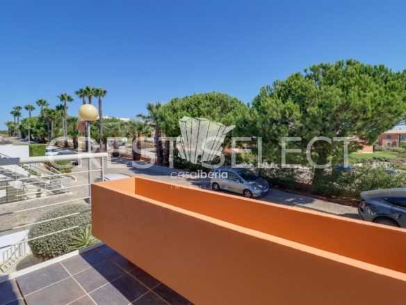 Spacious Comfort Terraced House in Faro  with 2 bedrooms