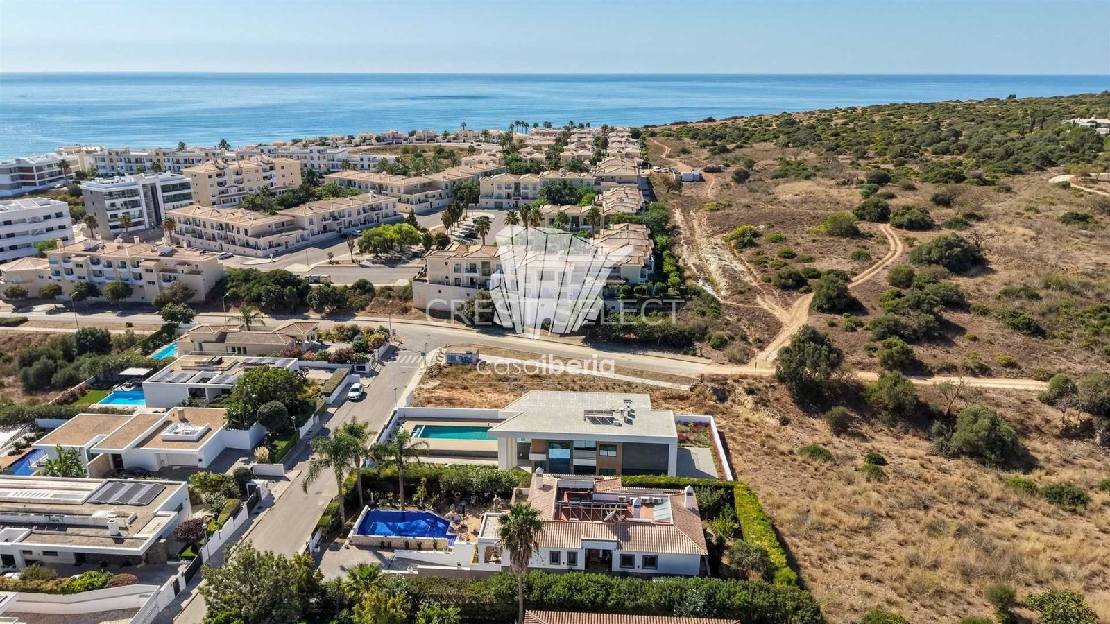 b9a0408f4954 Custom Family Residence House in Faro with 4 bedrooms