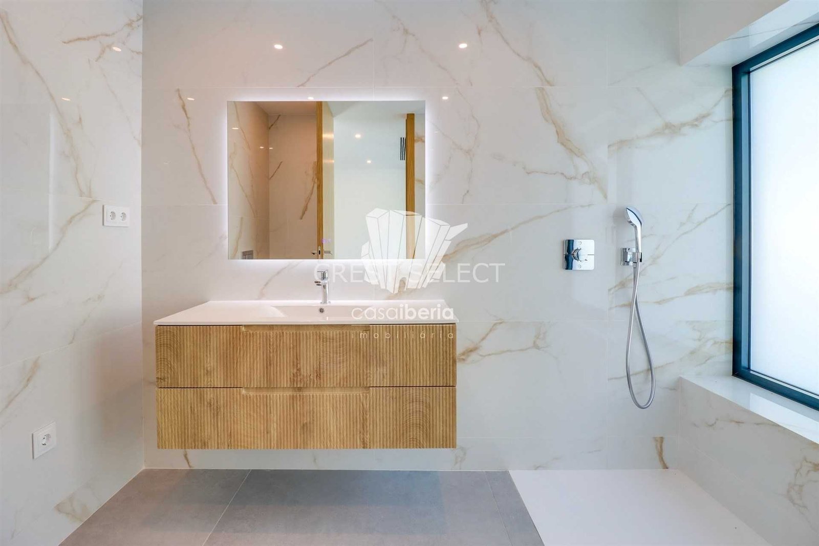 ba2138544954 Custom Family Residence House in Faro with 4 bedrooms