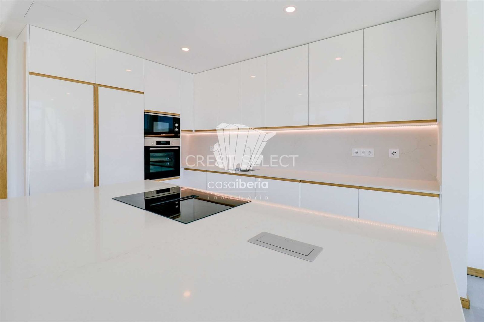 bb77f9be4954 Custom Family Residence House in Faro with 4 bedrooms
