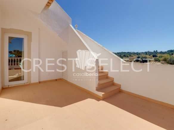 Bright Family Home House in Faro  with 3 bedrooms