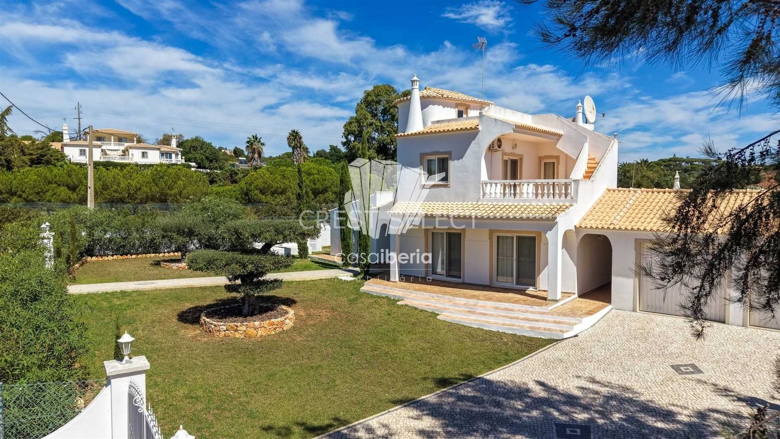 Bright Family Home House in Faro  with 3 bedrooms