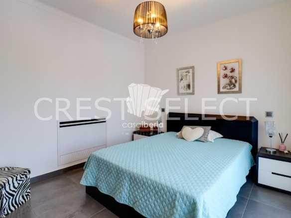 Contemporary Family Home House in Faro  with 4 bedrooms