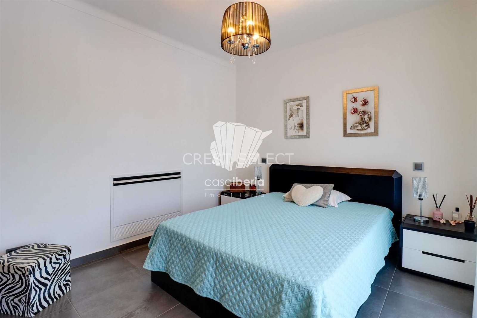 Contemporary Family Home House in Faro  with 4 bedrooms