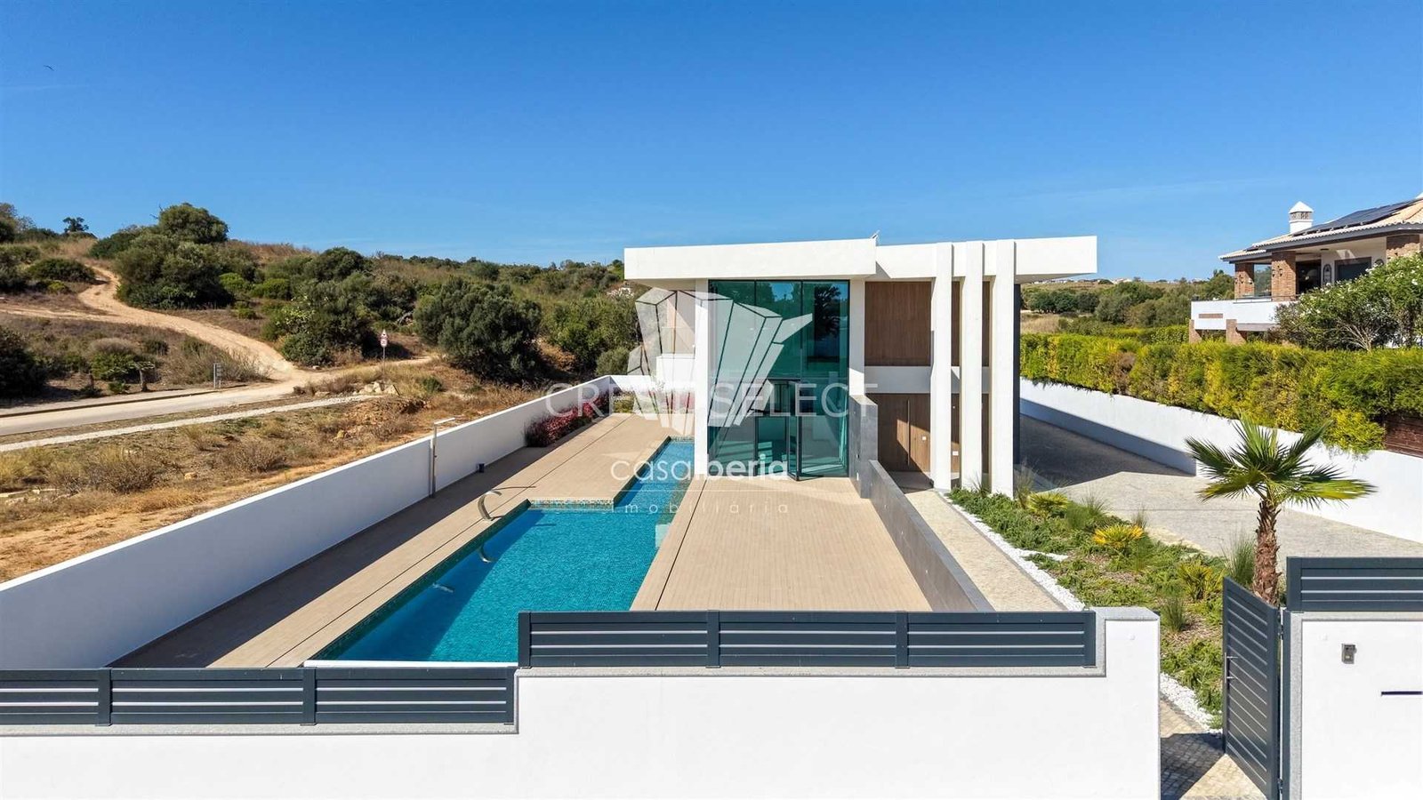 d2a1649c4954 Custom Family Residence House in Faro with 4 bedrooms