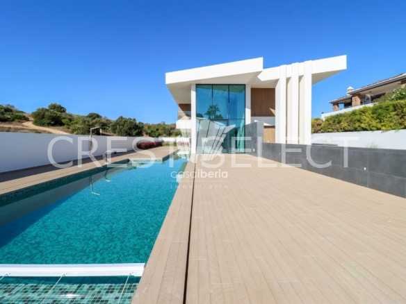 Custom Family Residence House in Faro  with 4 bedrooms