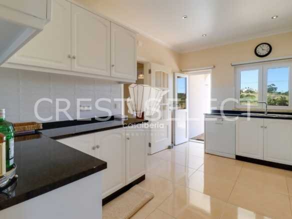 Bright Family Home House in Faro  with 3 bedrooms
