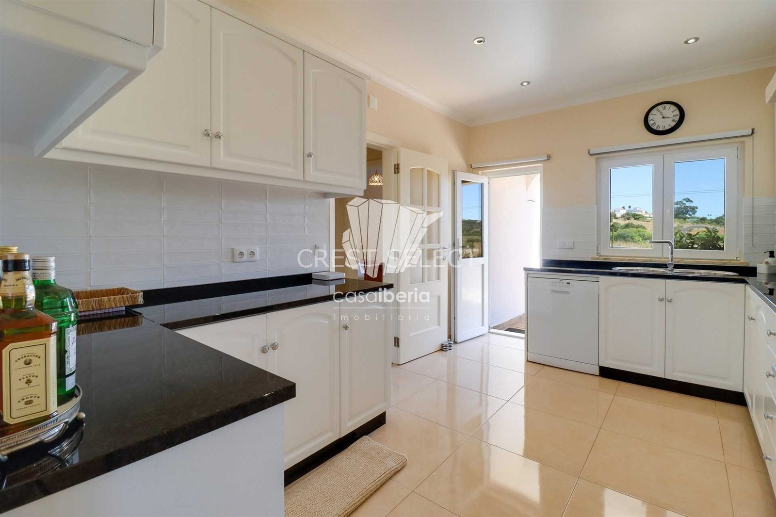 Bright Family Home House in Faro  with 3 bedrooms
