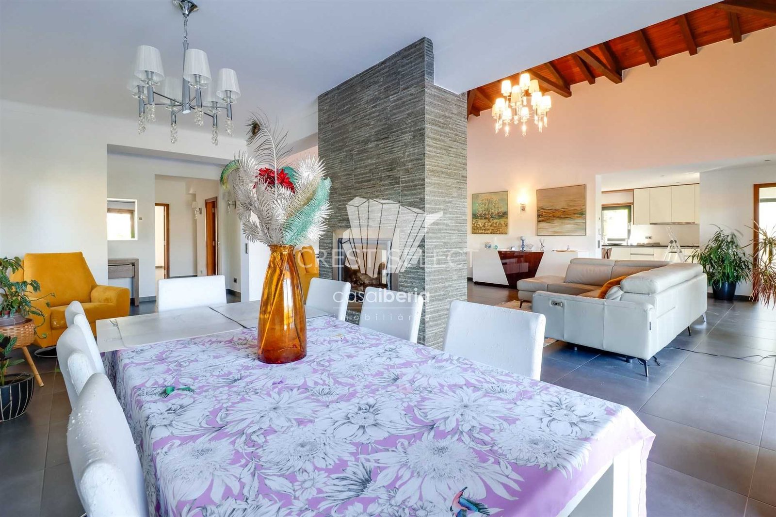 Contemporary Family Home House in Faro  with 4 bedrooms