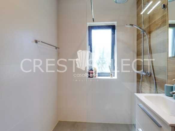 Contemporary Family Home House in Faro  with 4 bedrooms