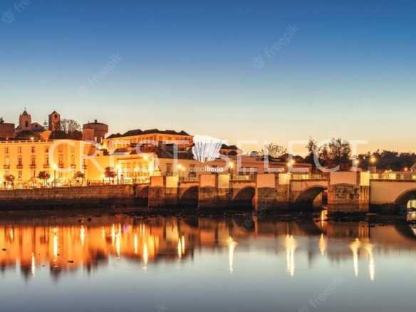 Spacious Living Apartment in Faro  with 2 bedrooms