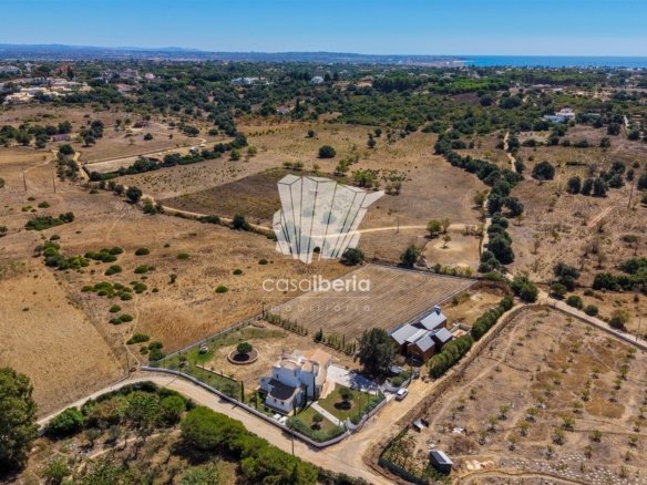 Bright Family Home House in Faro  with 3 bedrooms