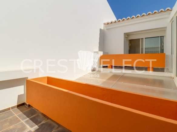 Spacious Comfort Terraced House in Faro  with 2 bedrooms