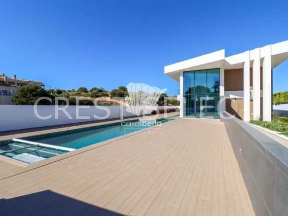 Custom Family Residence House in Faro  with 4 bedrooms
