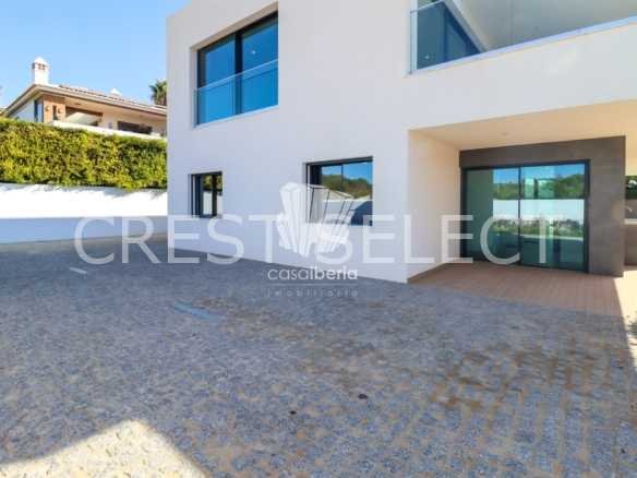 Custom Family Residence House in Faro  with 4 bedrooms
