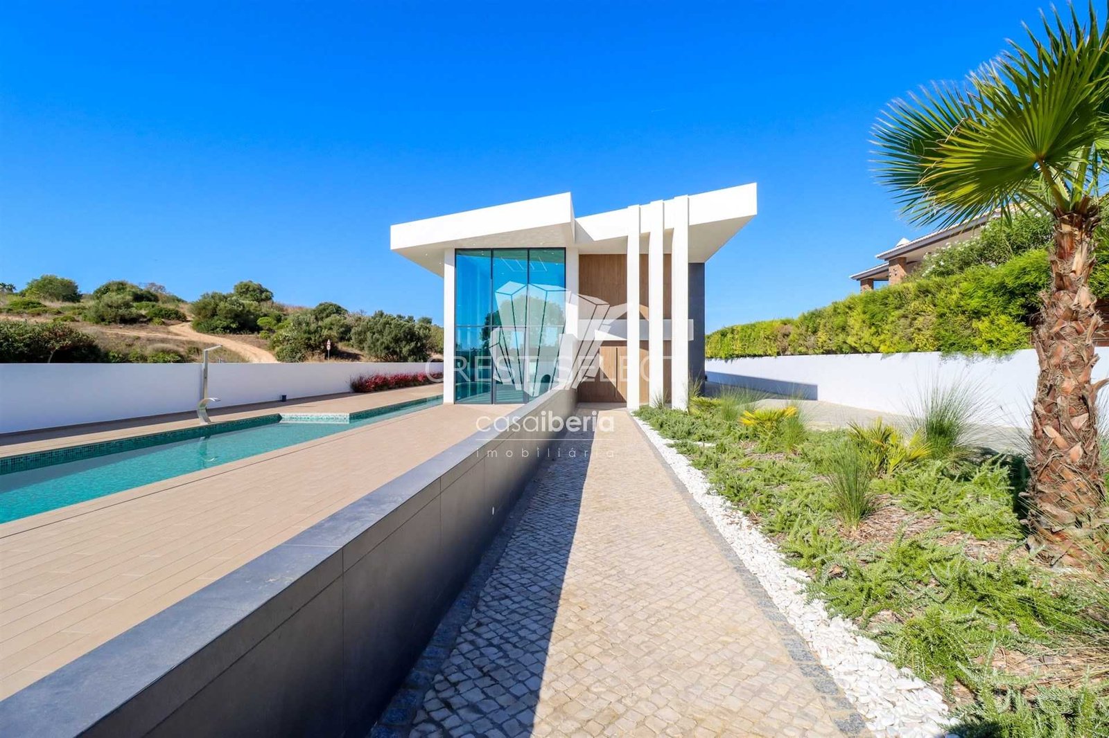 fdd7bd3f4954 Custom Family Residence House in Faro with 4 bedrooms