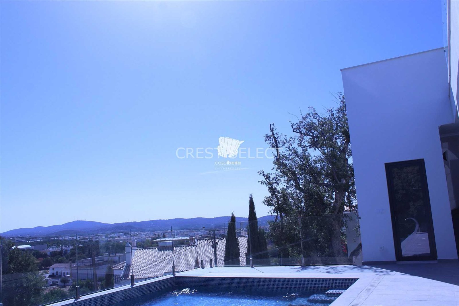 Custom Family Residence House in Faro  with 5 bedrooms