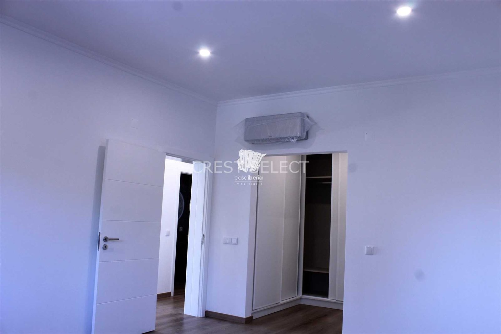 0d68ee414956 Custom Family Residence House in Faro with 5 bedrooms