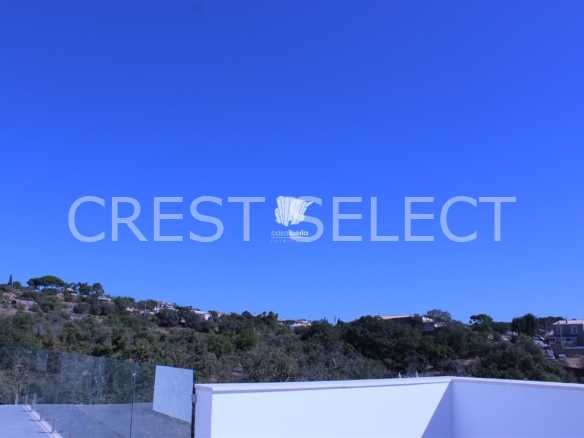 Custom Family Residence House in Faro  with 5 bedrooms