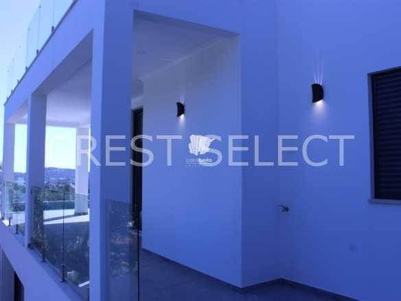 Custom Family Residence House in Faro  with 5 bedrooms