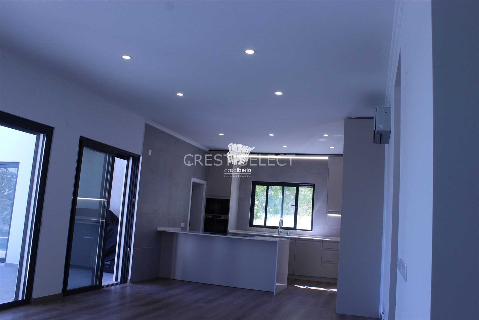Custom Family Residence House in Faro  with 5 bedrooms