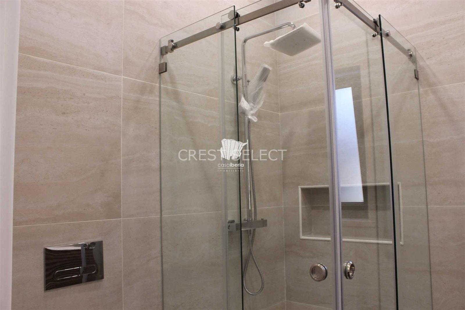 22c1f5554956 Custom Family Residence House in Faro with 5 bedrooms