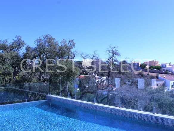 Custom Family Residence House in Faro  with 5 bedrooms