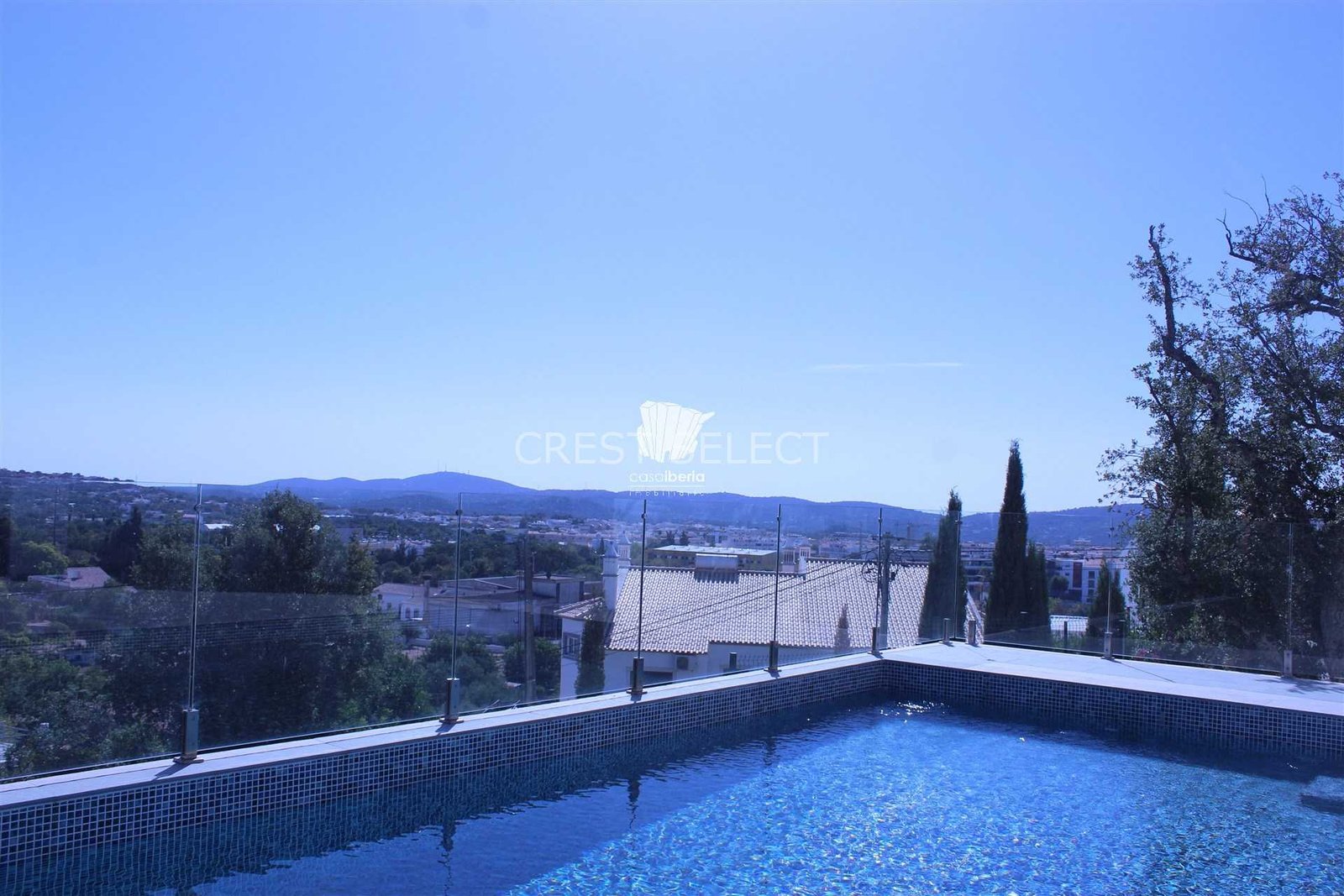 517c7c034956 Custom Family Residence House in Faro with 5 bedrooms